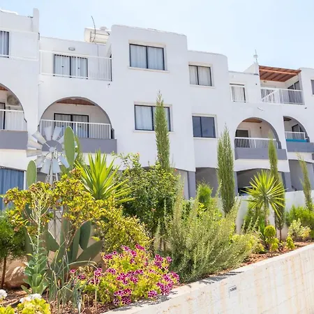 Leucolla Hill & Sea *