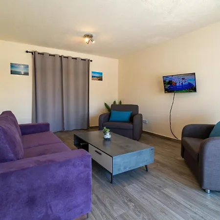 Leucolla Hill & Sea *