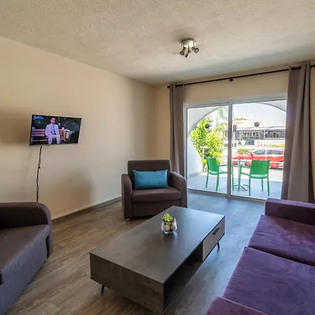 Leucolla Hill & Sea *