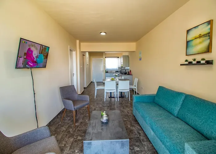 Leucolla Hill & Sea *