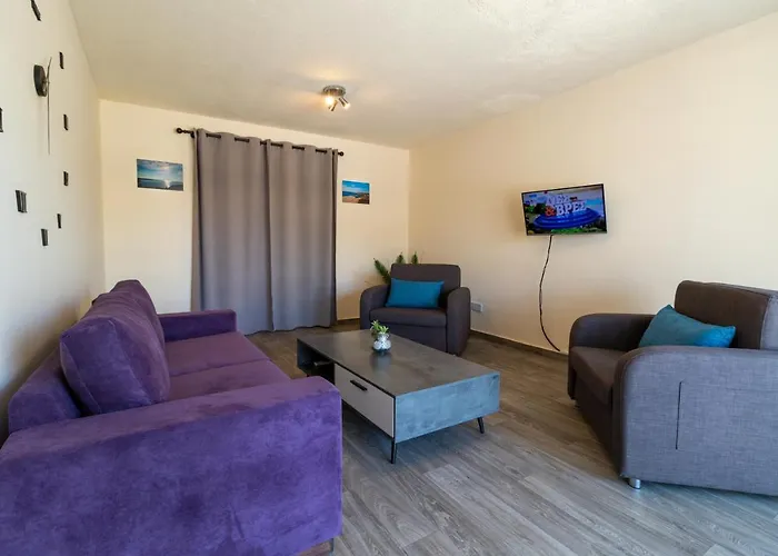 Leucolla Hill & Sea *