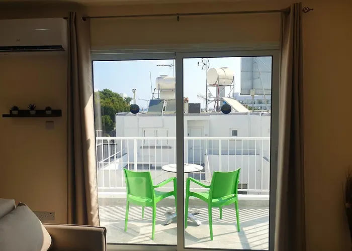 Leucolla Hill & Sea *