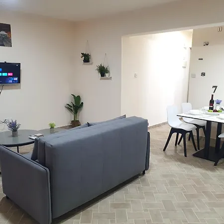 Leucolla Hill & Sea 프로타라스