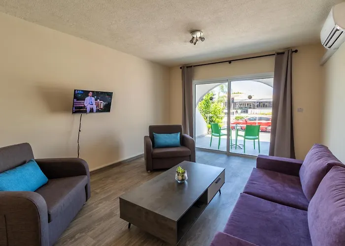 Leucolla Hill & Sea *