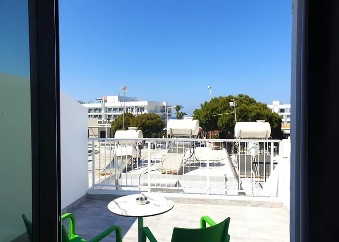 Leucolla Hill & Sea *